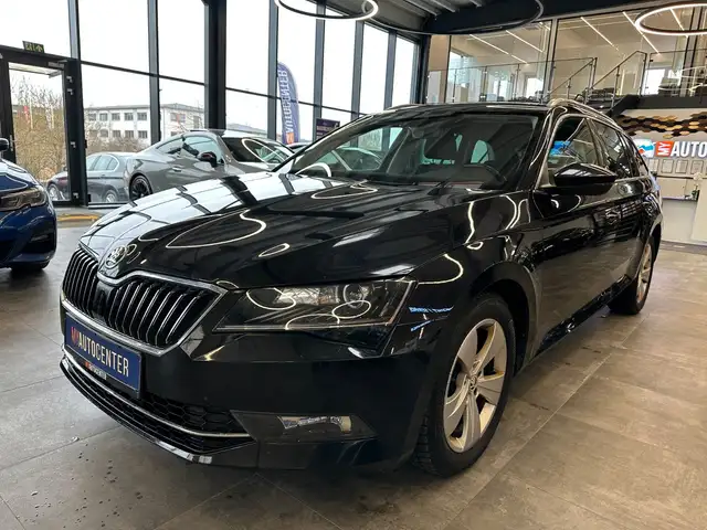Skoda Superb view 4