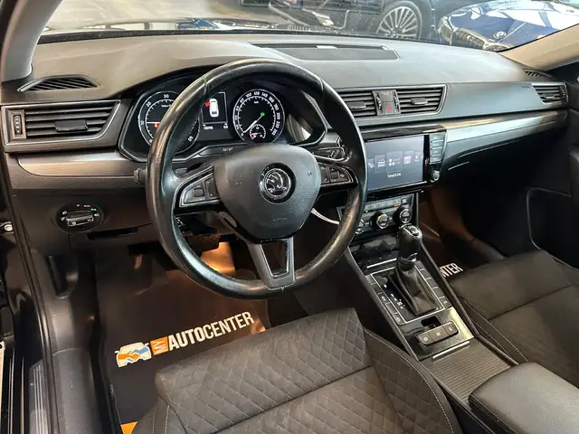 Skoda Superb view 13