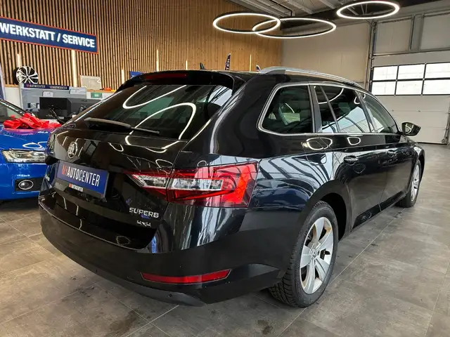 Skoda Superb view 8