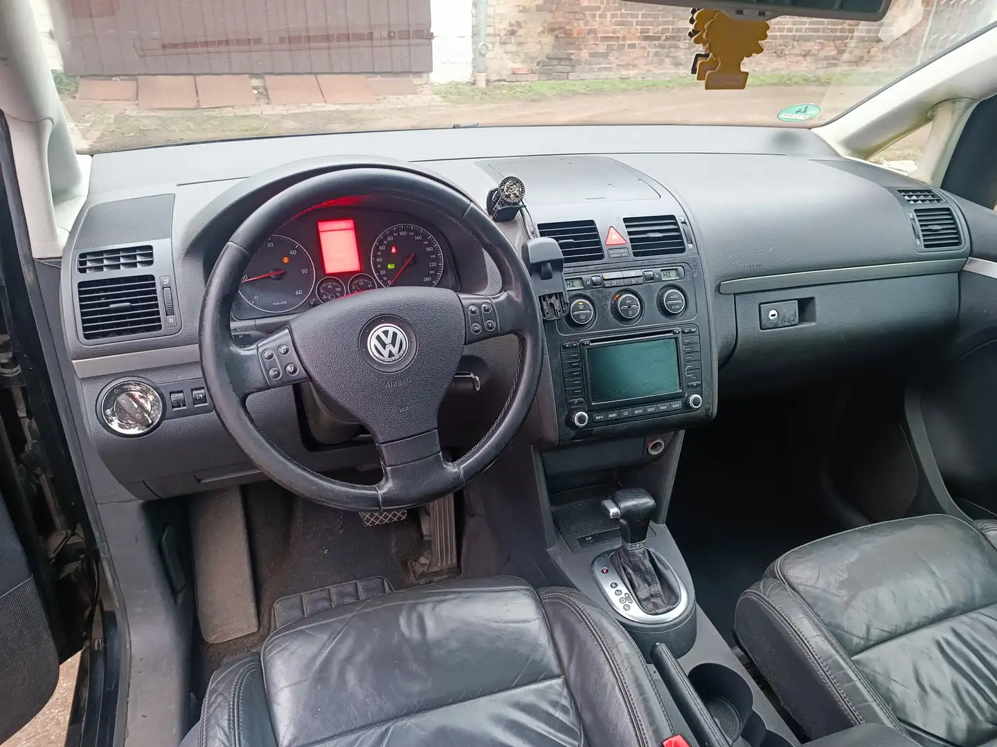 Volkswagen Touran 2.0 TDI DSG Highline,Automatik,7 Sitze,Leder,Xeno - 2