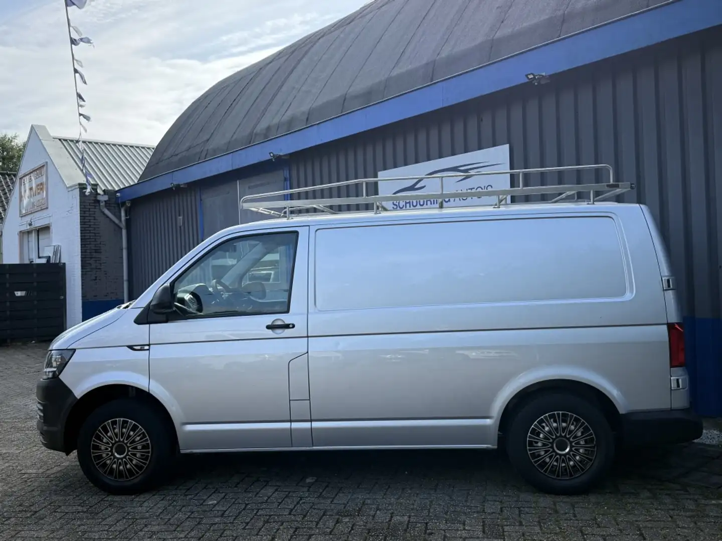 Volkswagen Transporter 2.0 TDI L1H1 Trendl. Biały - 2