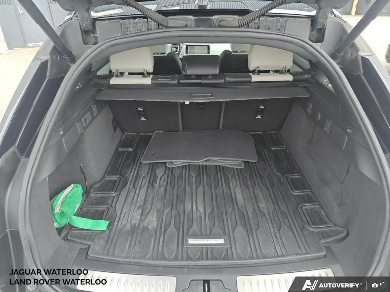 Land Rover Range Rover Velar снимка Land Rover Range Rover Velar