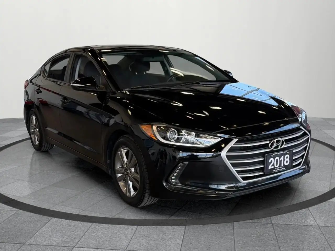 Hyundai ELANTRA fotografie Hyundai ELANTRA