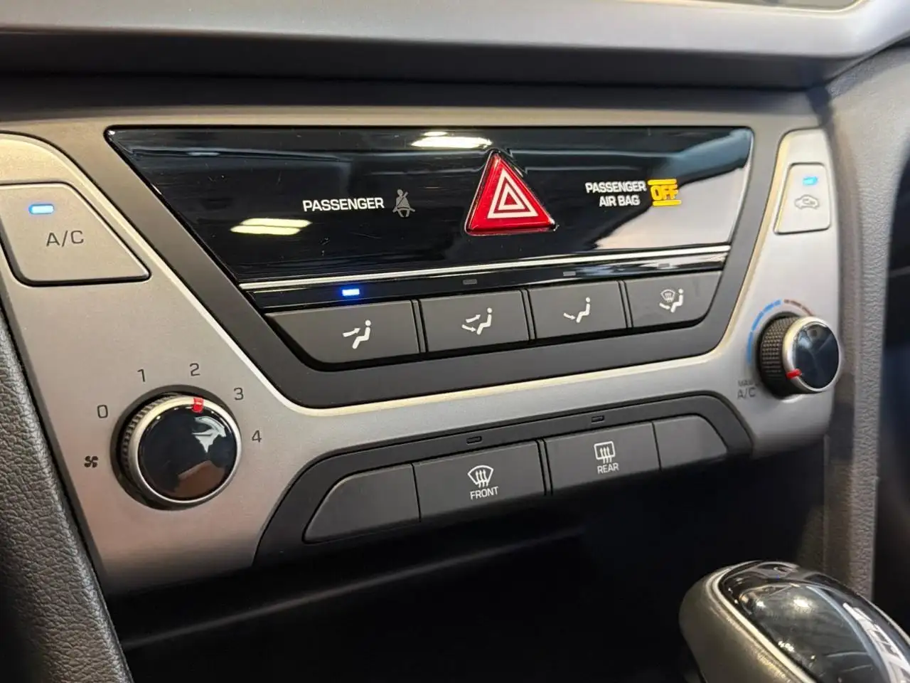 Hyundai ELANTRA fotografie Hyundai ELANTRA