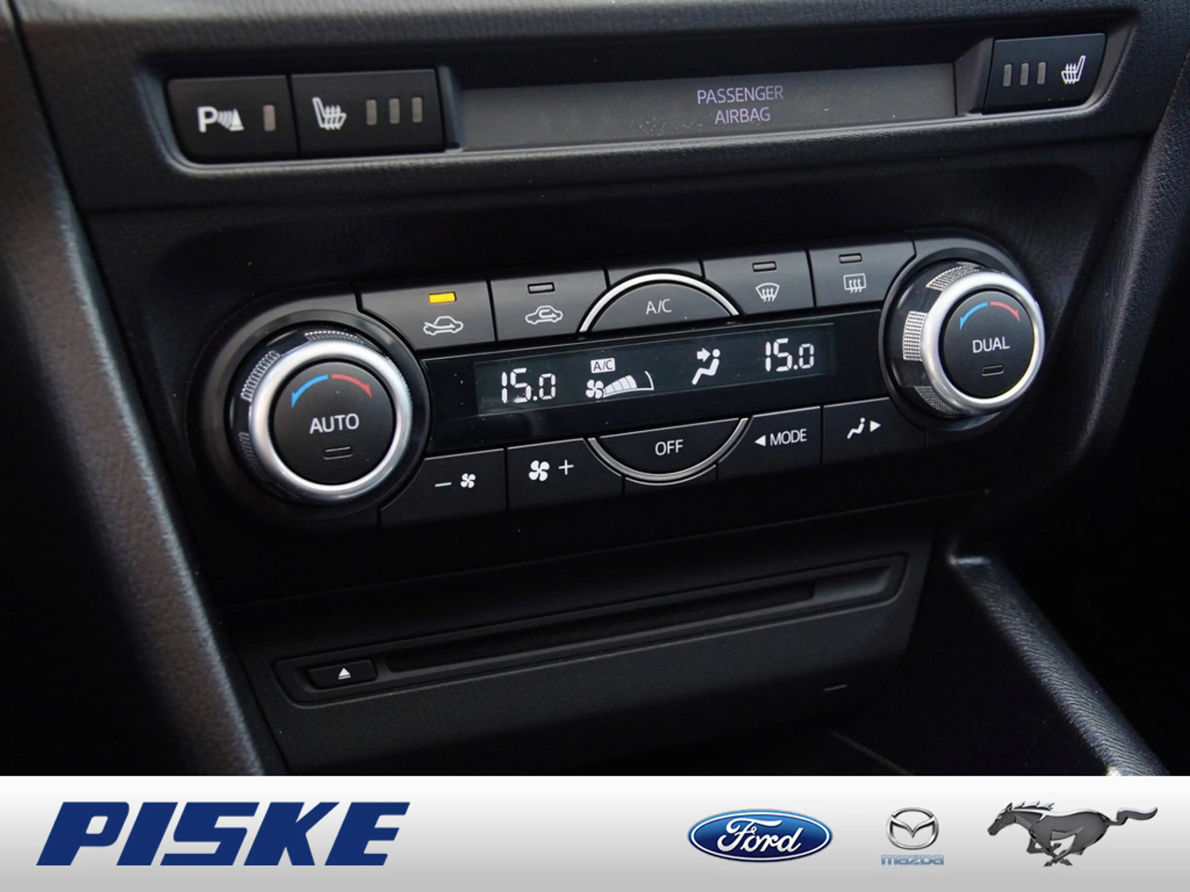 Mazda 3 Sports-Line KEYLESS PDC SHZ XENON BOSE HUD — photo 11