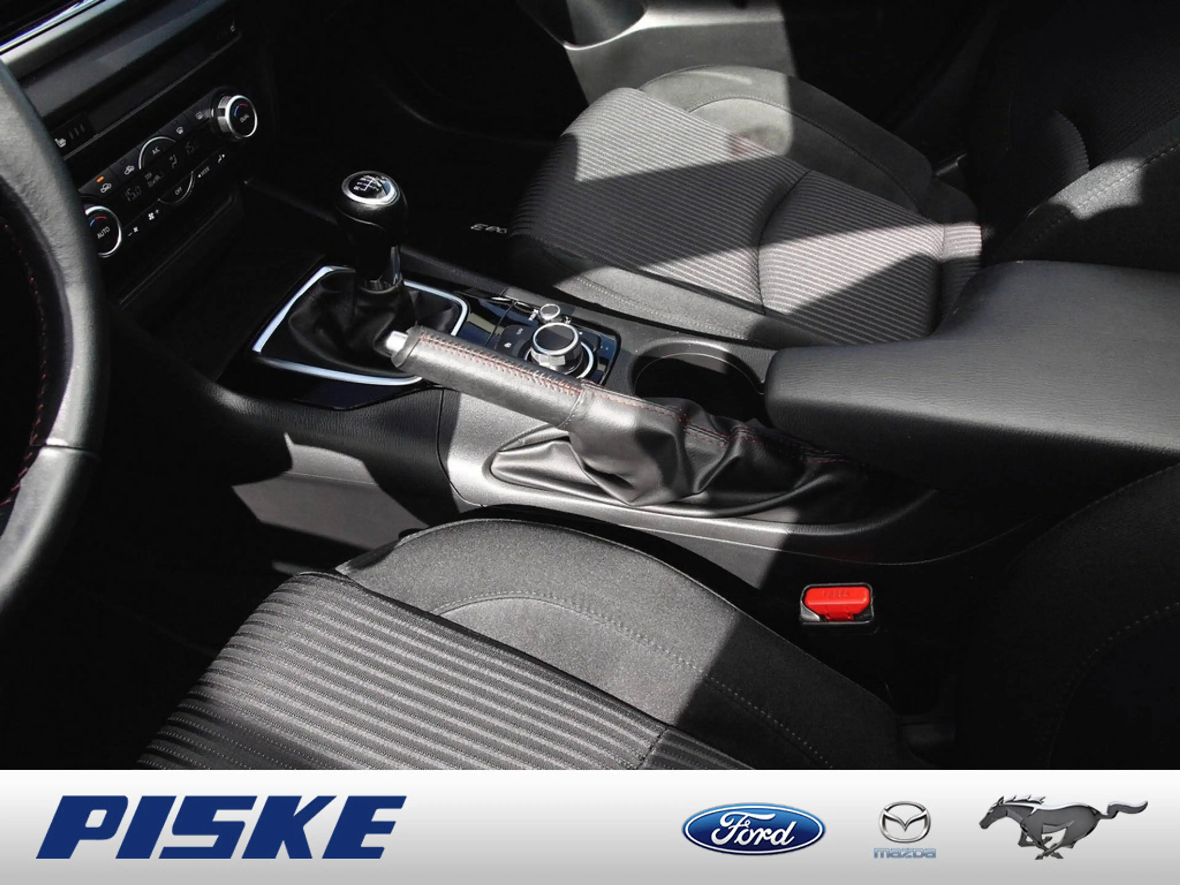 Mazda 3 Sports-Line KEYLESS PDC SHZ XENON BOSE HUD — photo 12