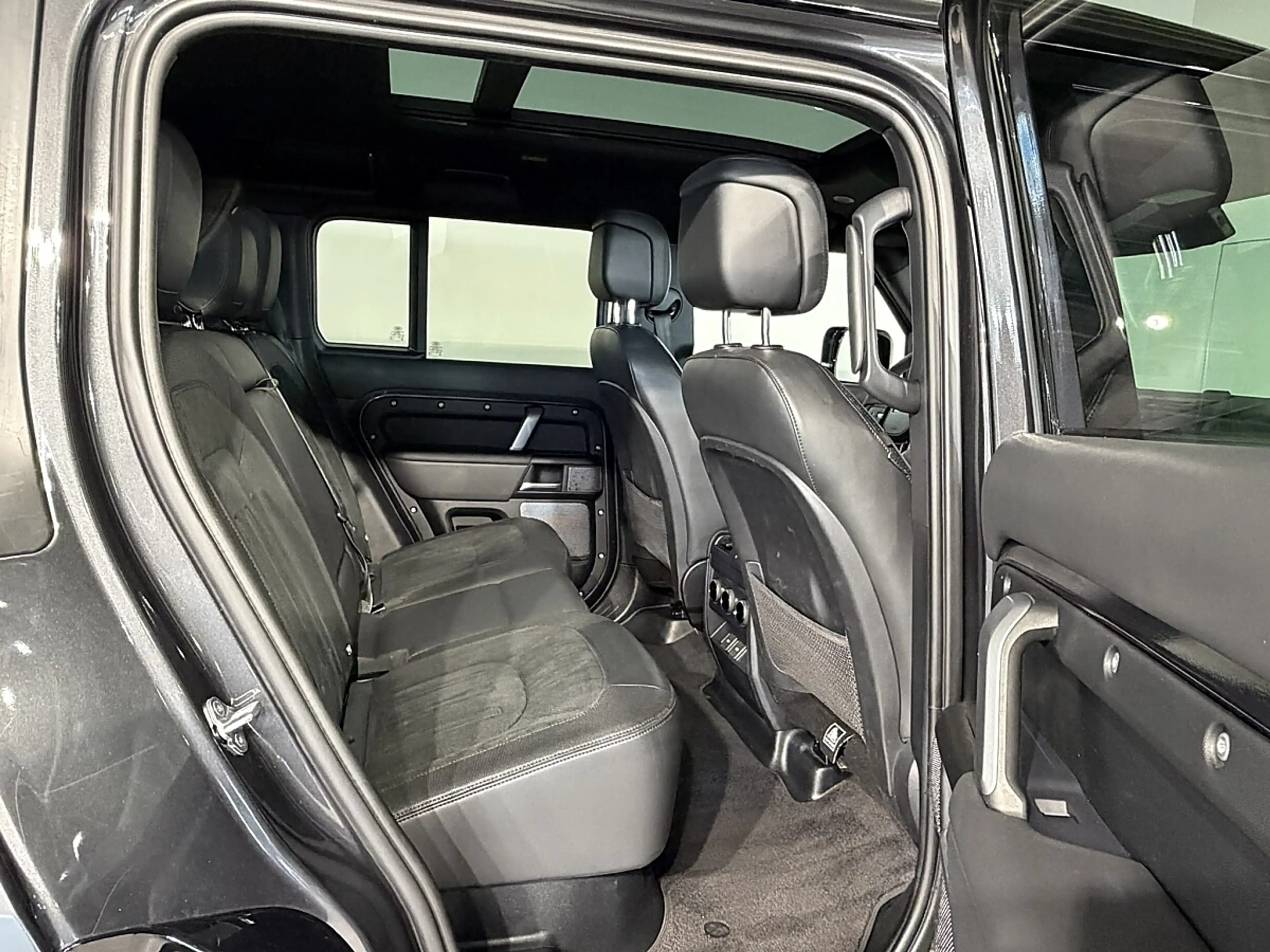 Land Rover Defender 110 Carpathian Edition P525 AWD Aut. — photo 12