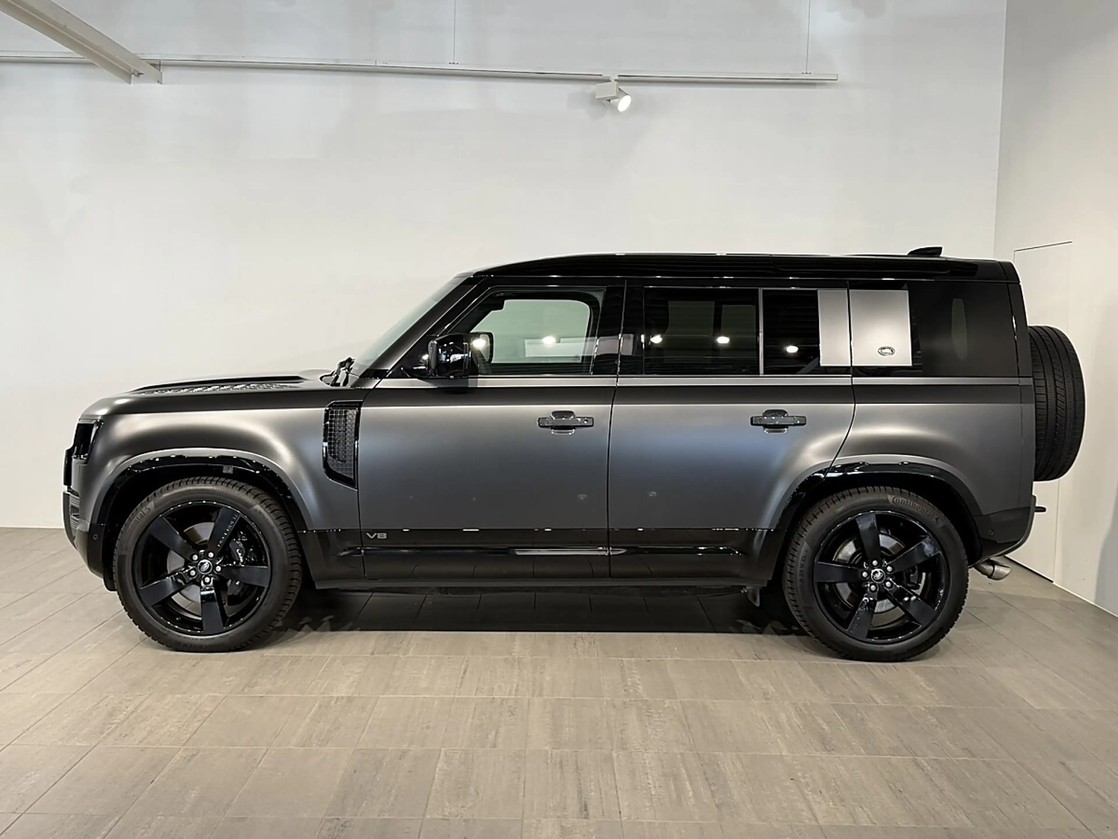 Land Rover Defender 110 Carpathian Edition P525 AWD Aut. — photo 3