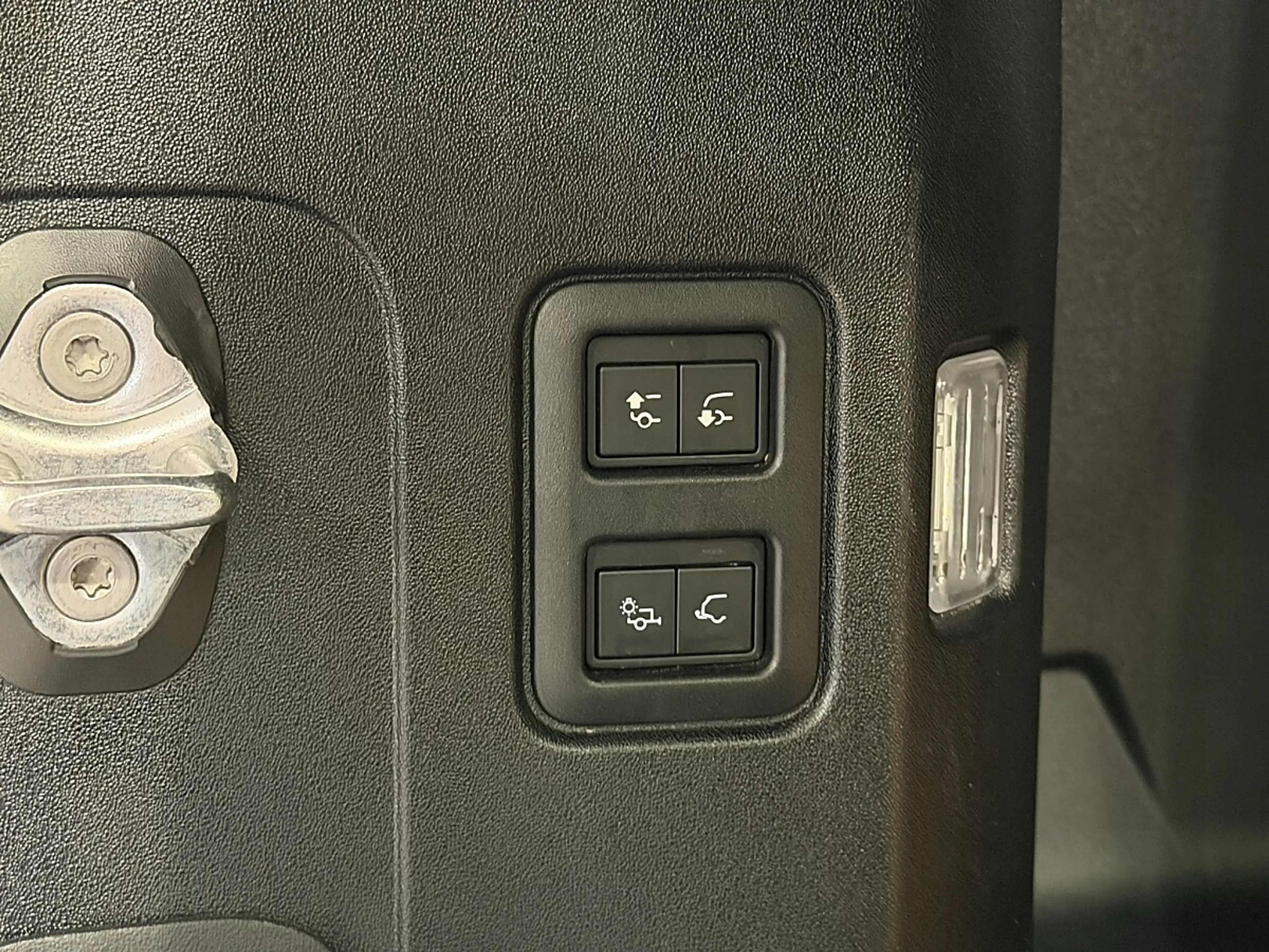 Land Rover Defender 110 Carpathian Edition P525 AWD Aut. — photo 8