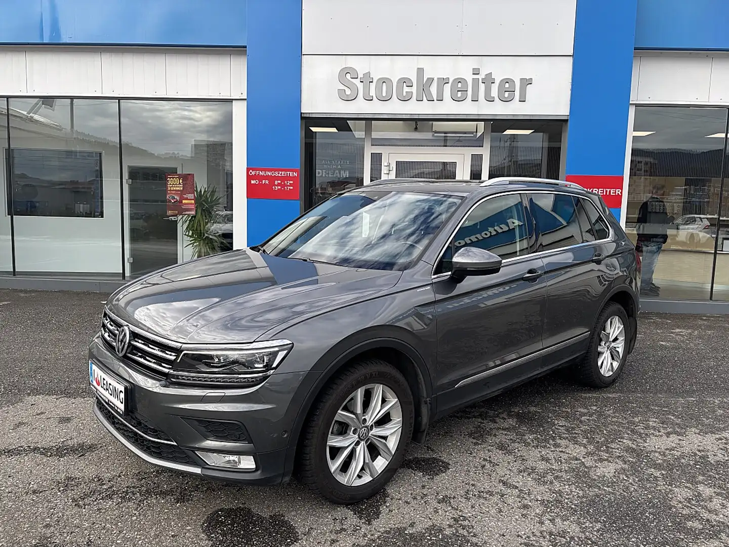 Volkswagen Tiguan 2,0 TDI SCR 4Motion Highline DSG*Panorama.*AHK*... Grau - 1
