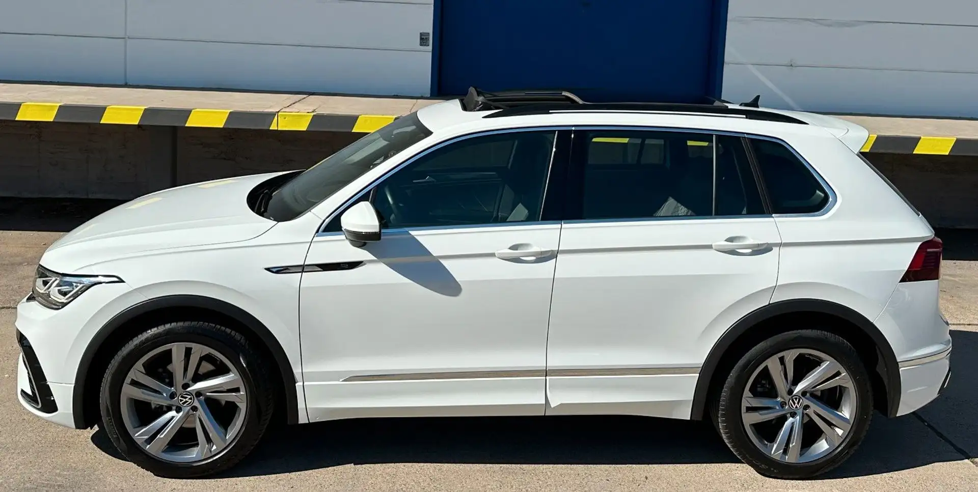 Volkswagen Tiguan R-Line*AHK*PANO*VIRTUAL*MATRIX-LED* Weiß - 2