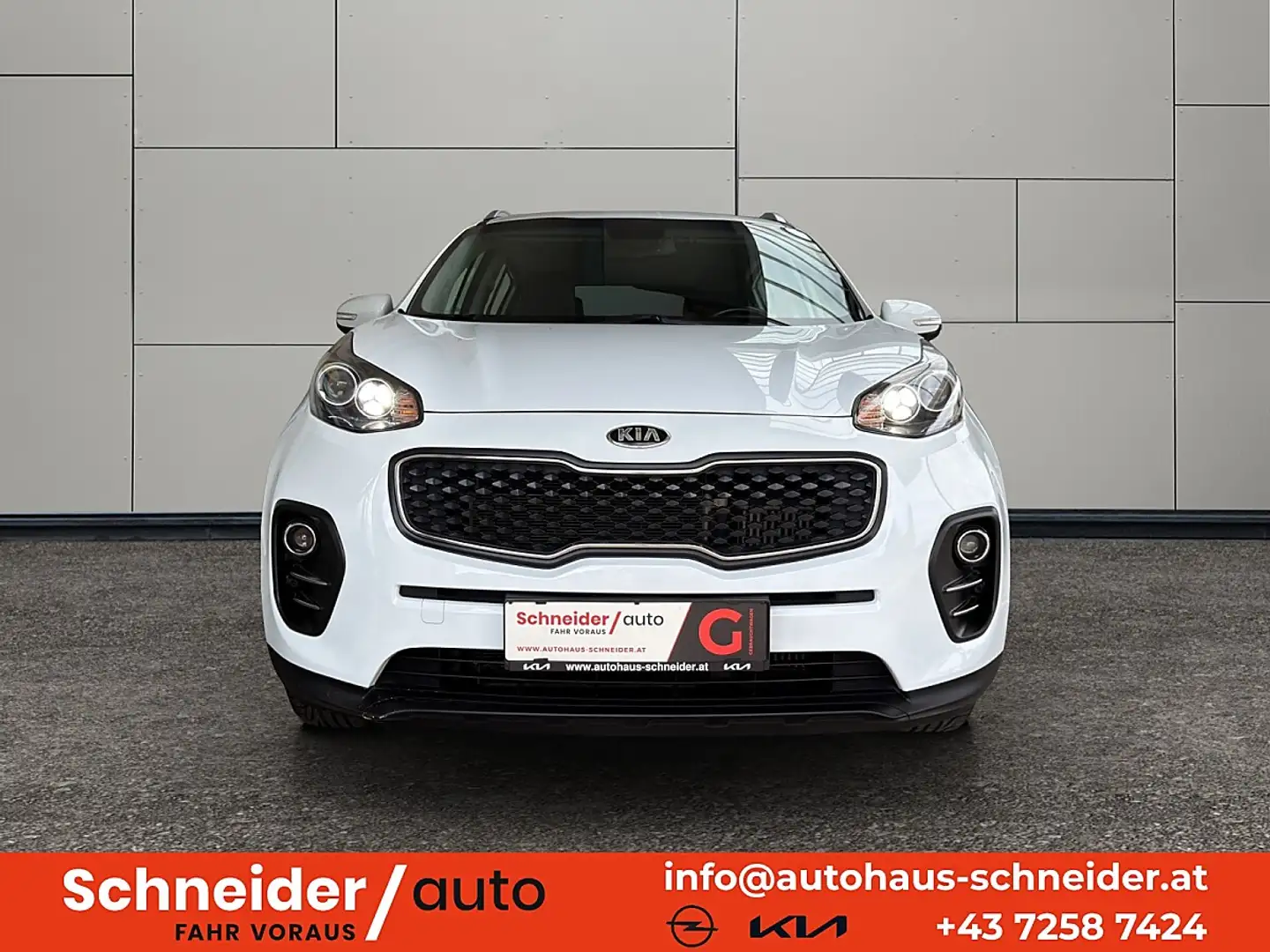 Kia Sportage 1,7 CRDI ISG Silber mit AHK Weiß - 2