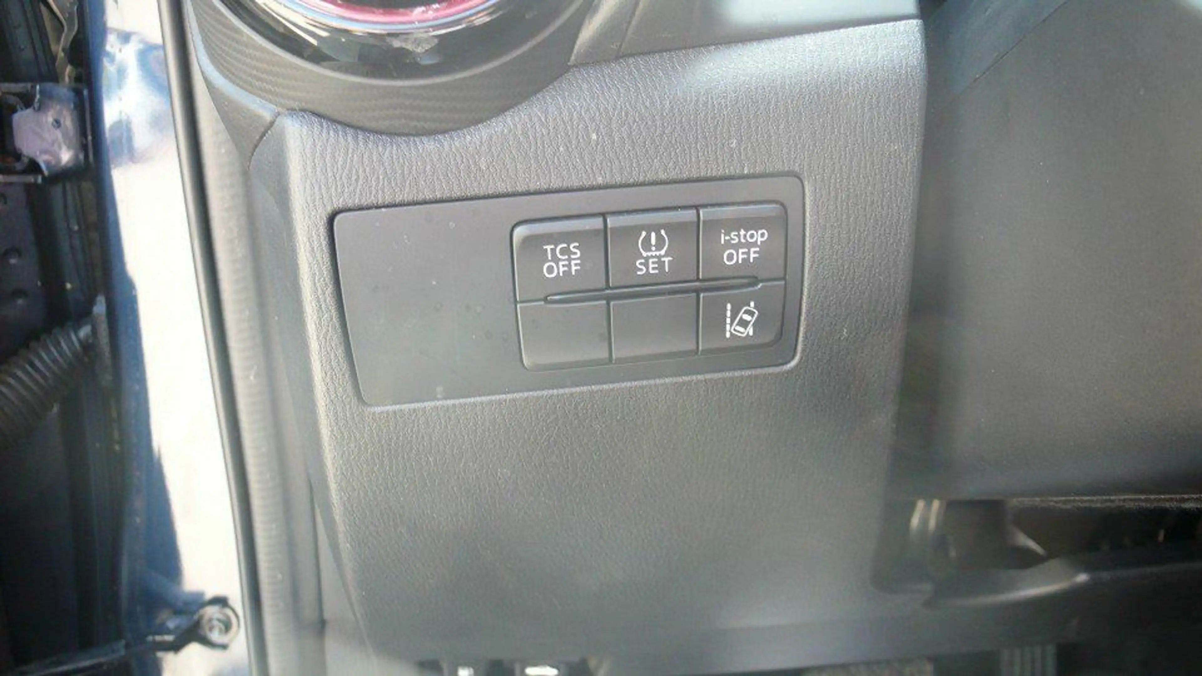 Mazda CX-3 Sports-line Automatik Navi Ganzjahresreifen — photo 13