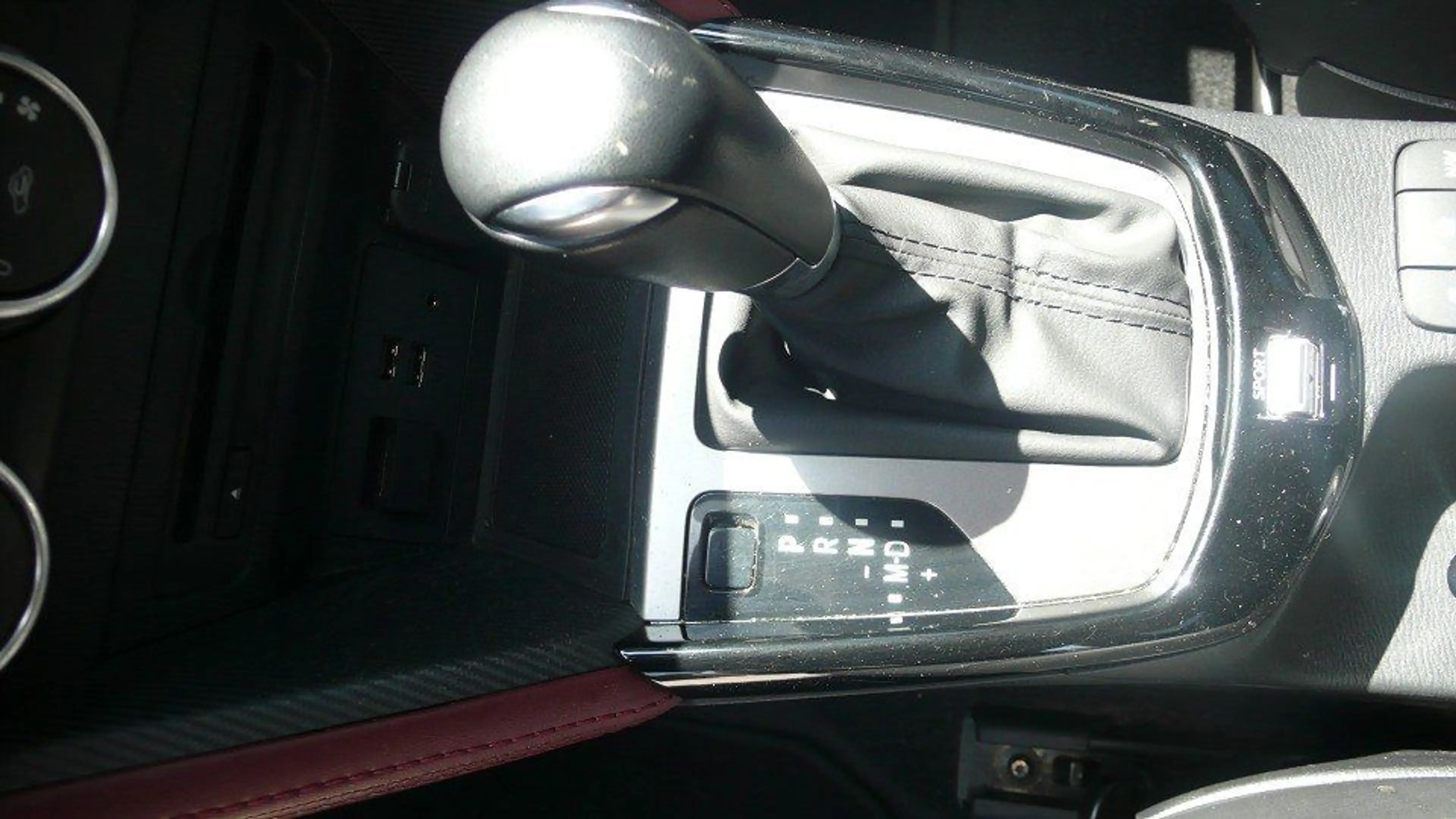 Mazda CX-3 Sports-line Automatik Navi Ganzjahresreifen — photo 11