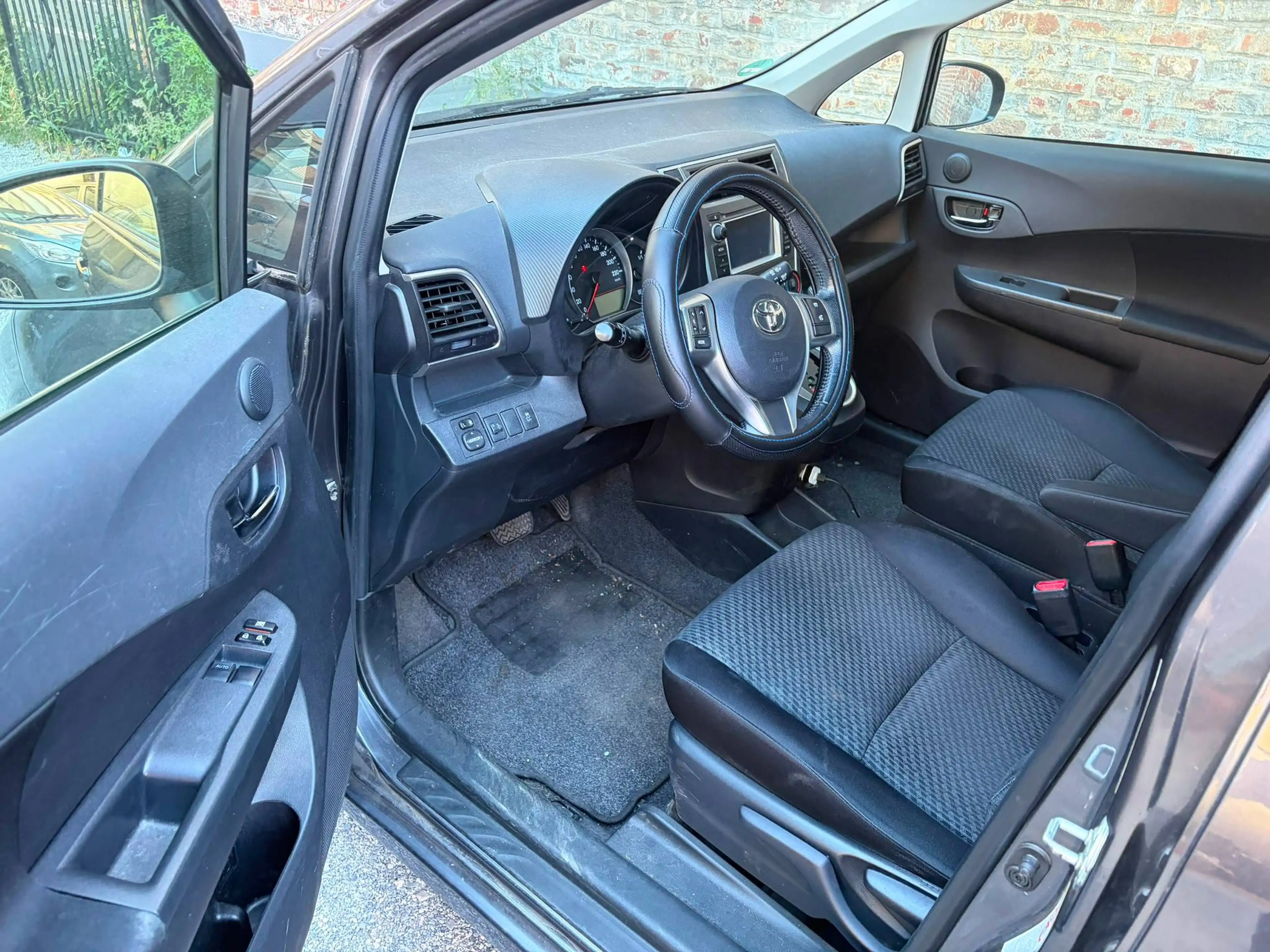 Toyota Verso-S Verso S 1.33 VVT-i Sol Multidrive S — photo 7
