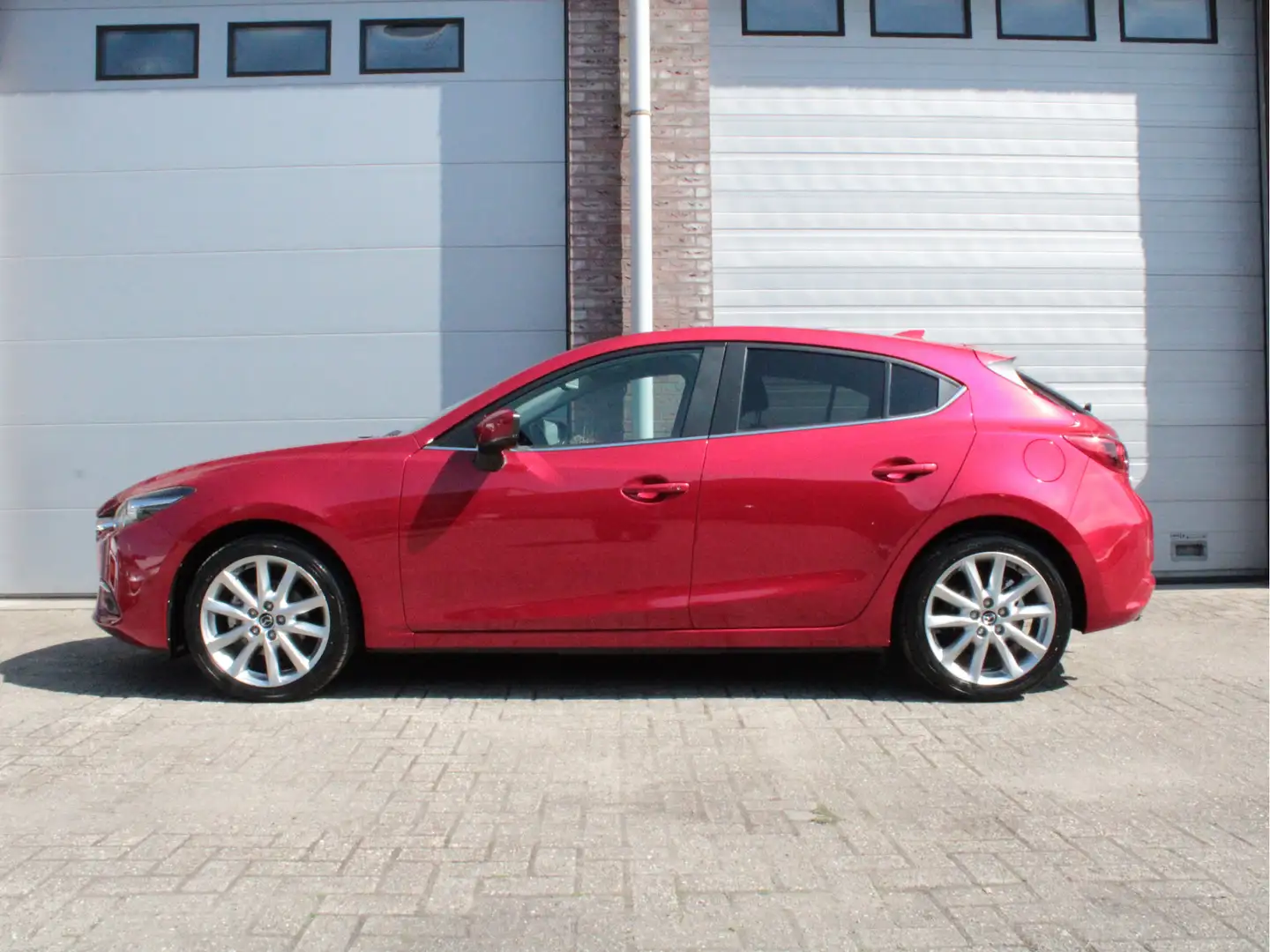 Mazda 3 2.0 SkyActiv-G 120 GT-M Voll opties/Trekhaak/Garan Rood - 2