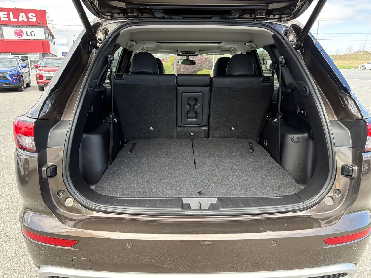 Mitsubishi Outlander снимка Mitsubishi Outlander