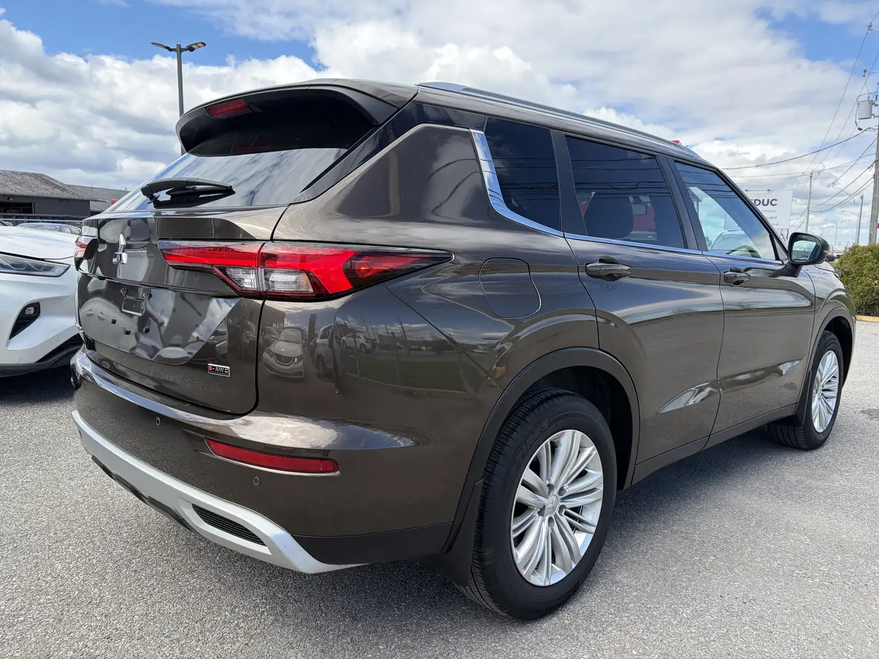 Mitsubishi Outlander снимка Mitsubishi Outlander