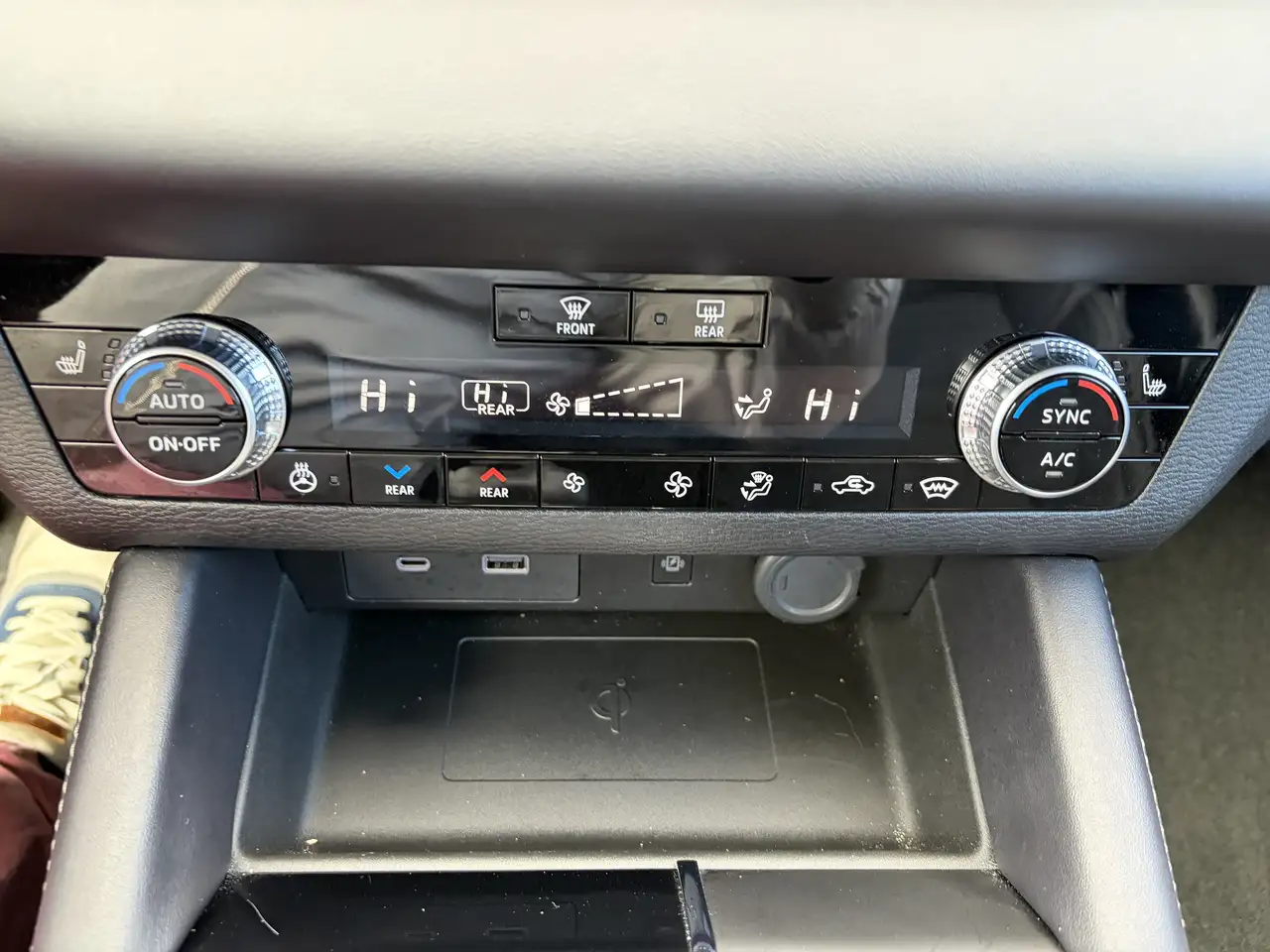 Mitsubishi Outlander снимка Mitsubishi Outlander