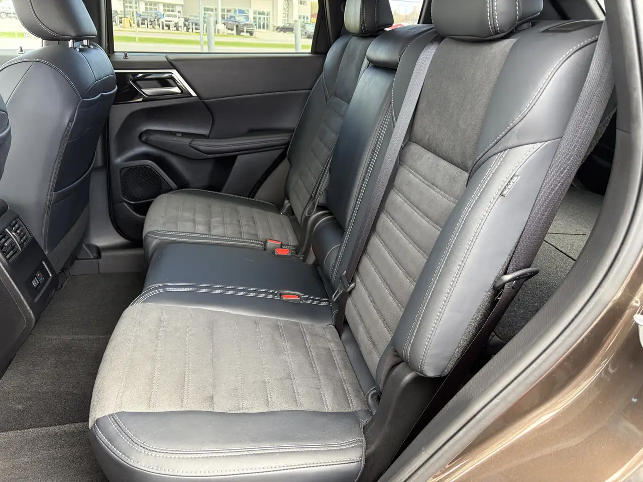 Mitsubishi Outlander снимка Mitsubishi Outlander