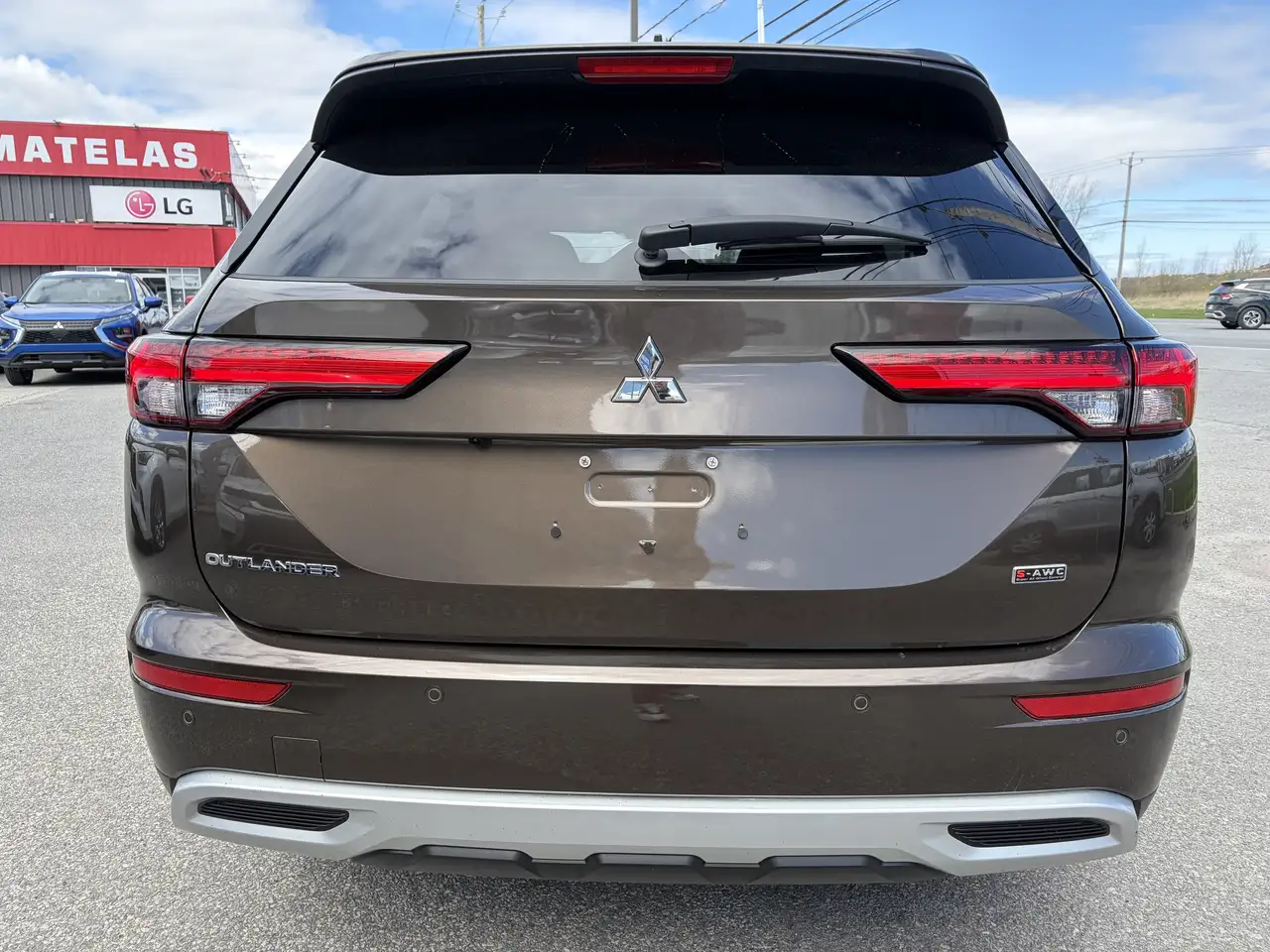 Mitsubishi Outlander снимка Mitsubishi Outlander