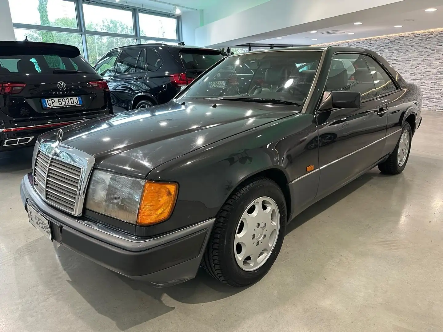 Mercedes-Benz CE 200 Mercedes 200 CE - 16 Noir - 2