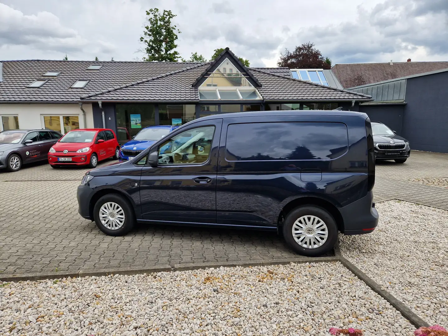 Volkswagen Caddy Basis Blau - 2