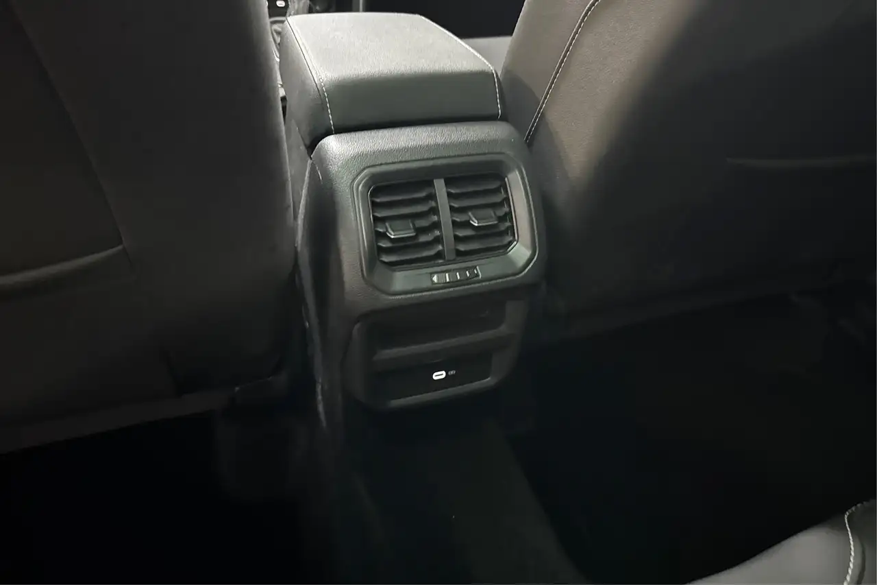 Volkswagen Taos снимка Volkswagen Taos
