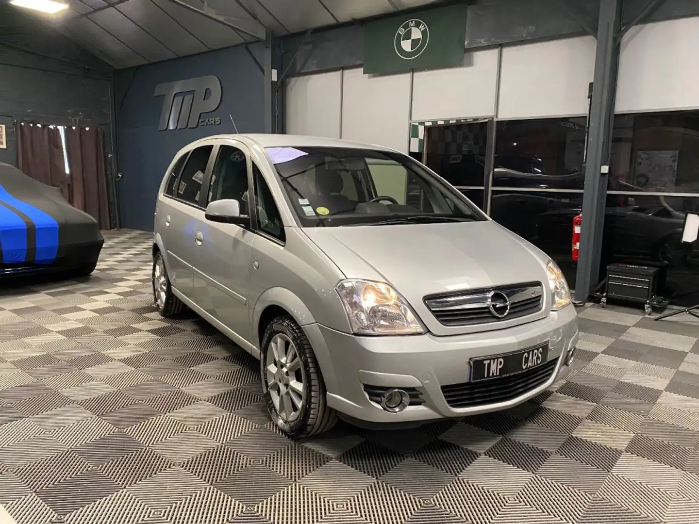 Opel Meriva 1.6 105 Cosmo Grau - 1