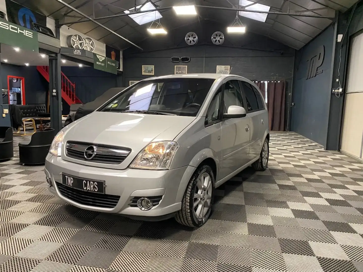 Opel Meriva 1.6 105 Cosmo Grau - 2