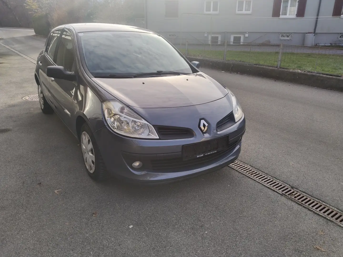 Renault Clio Clio Rip Curl 1,2 16V Rip Curl Grün - 1