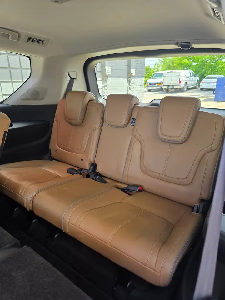 Infiniti QX80 снимка Infiniti QX80