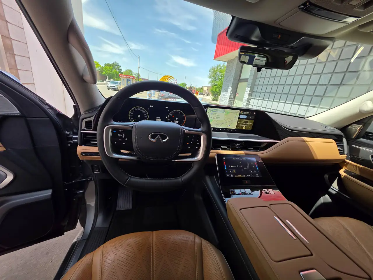 Infiniti QX80 снимка Infiniti QX80