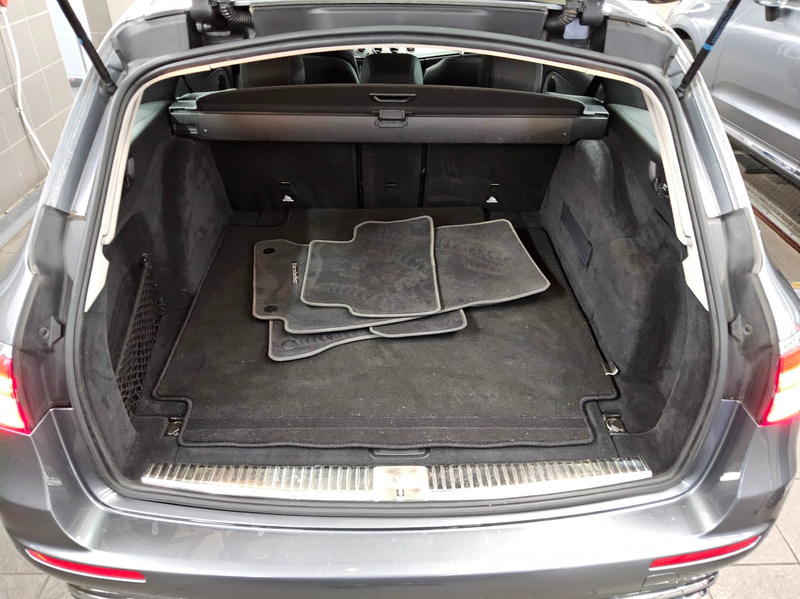 Mercedes-Benz E 220 T d Avantgarde Leder Navi LED RFK Distr. — photo 11