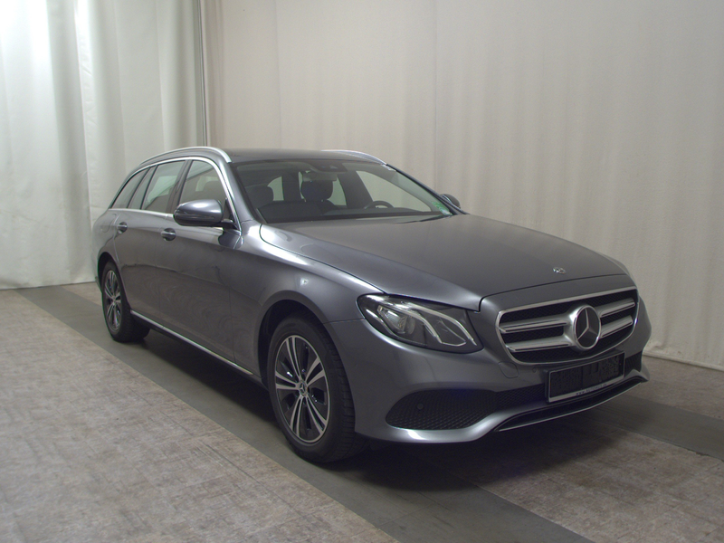 Mercedes-Benz E 220 T d Avantgarde Leder Navi LED RFK Distr. — photo 3