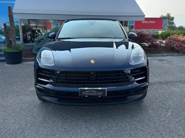 Porsche Macan view 2