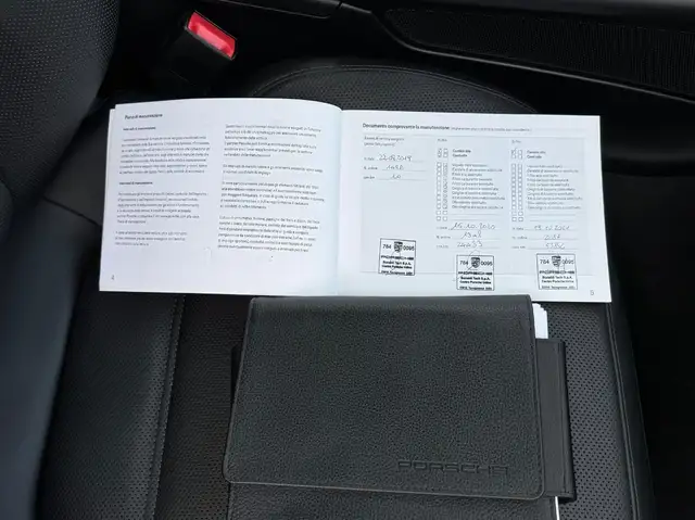 Porsche Macan view 14