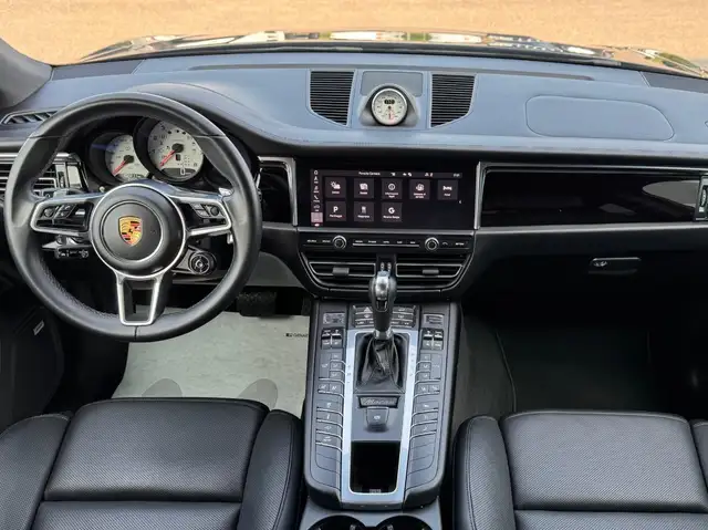 Porsche Macan view 9