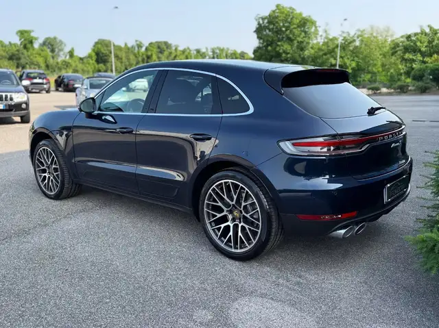 Porsche Macan view 5