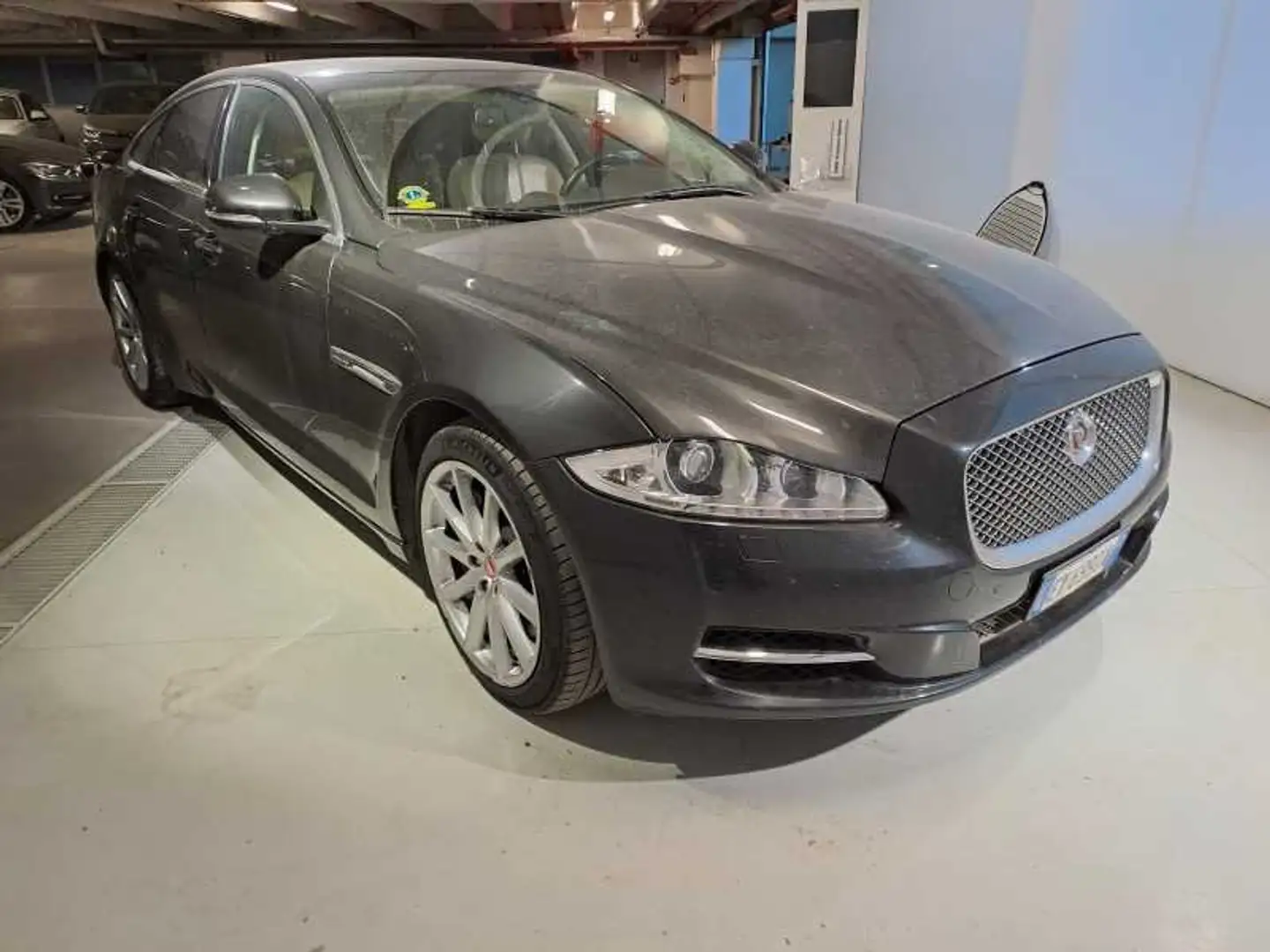 Jaguar XJ 3.0d V6 Portfolio auto my13 - 2