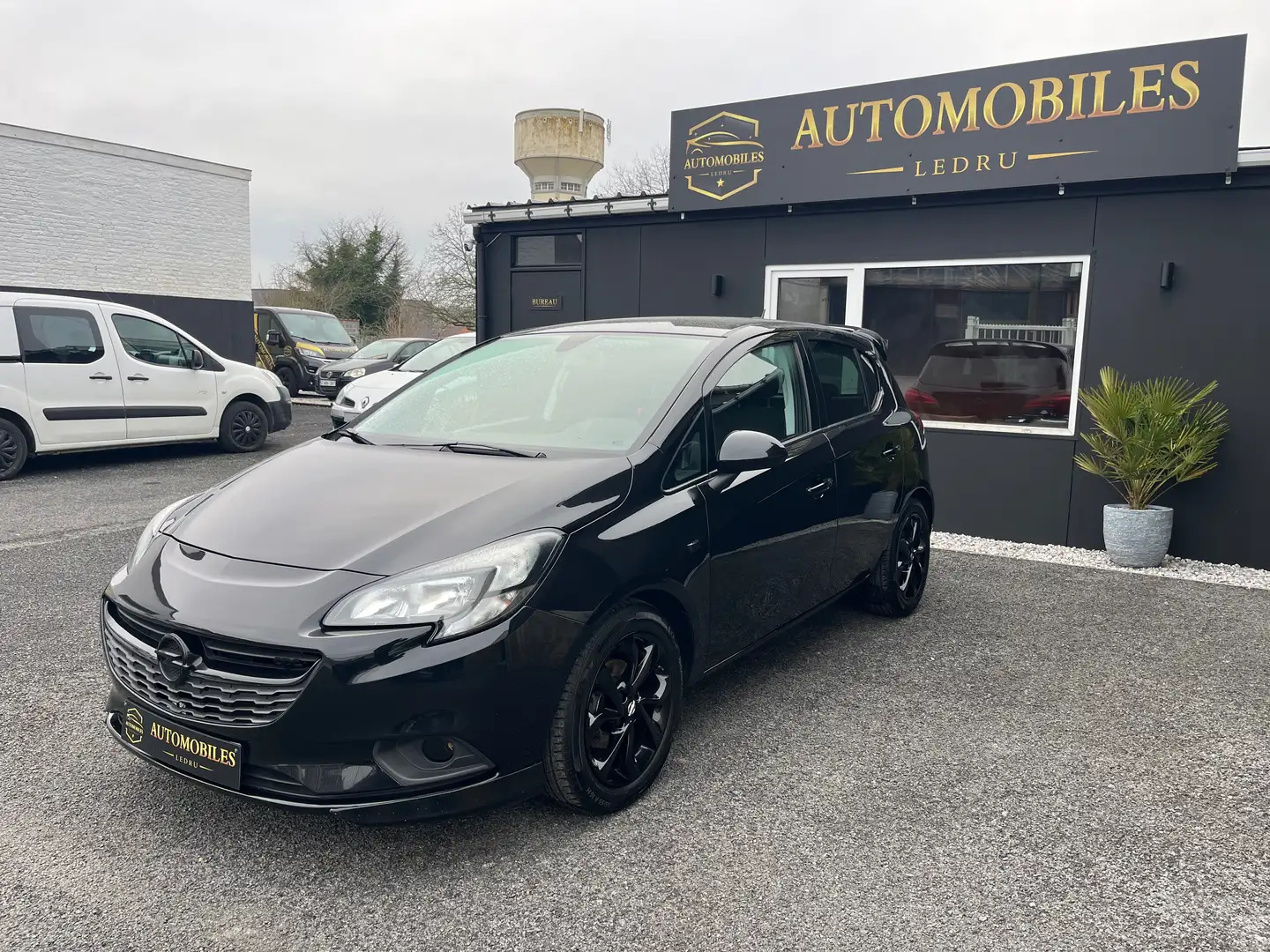 Opel Corsa Corsa 1.2i // Full Black // Pack OPC line ! Noir - 1