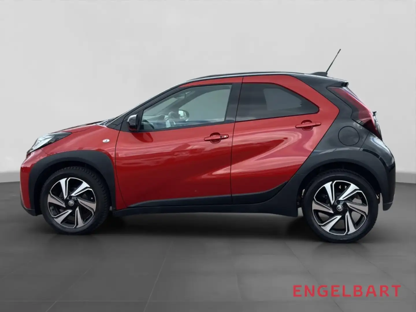 Toyota Aygo X Air Explore Faltdach LED CarPlay Android Auto Rood - 2