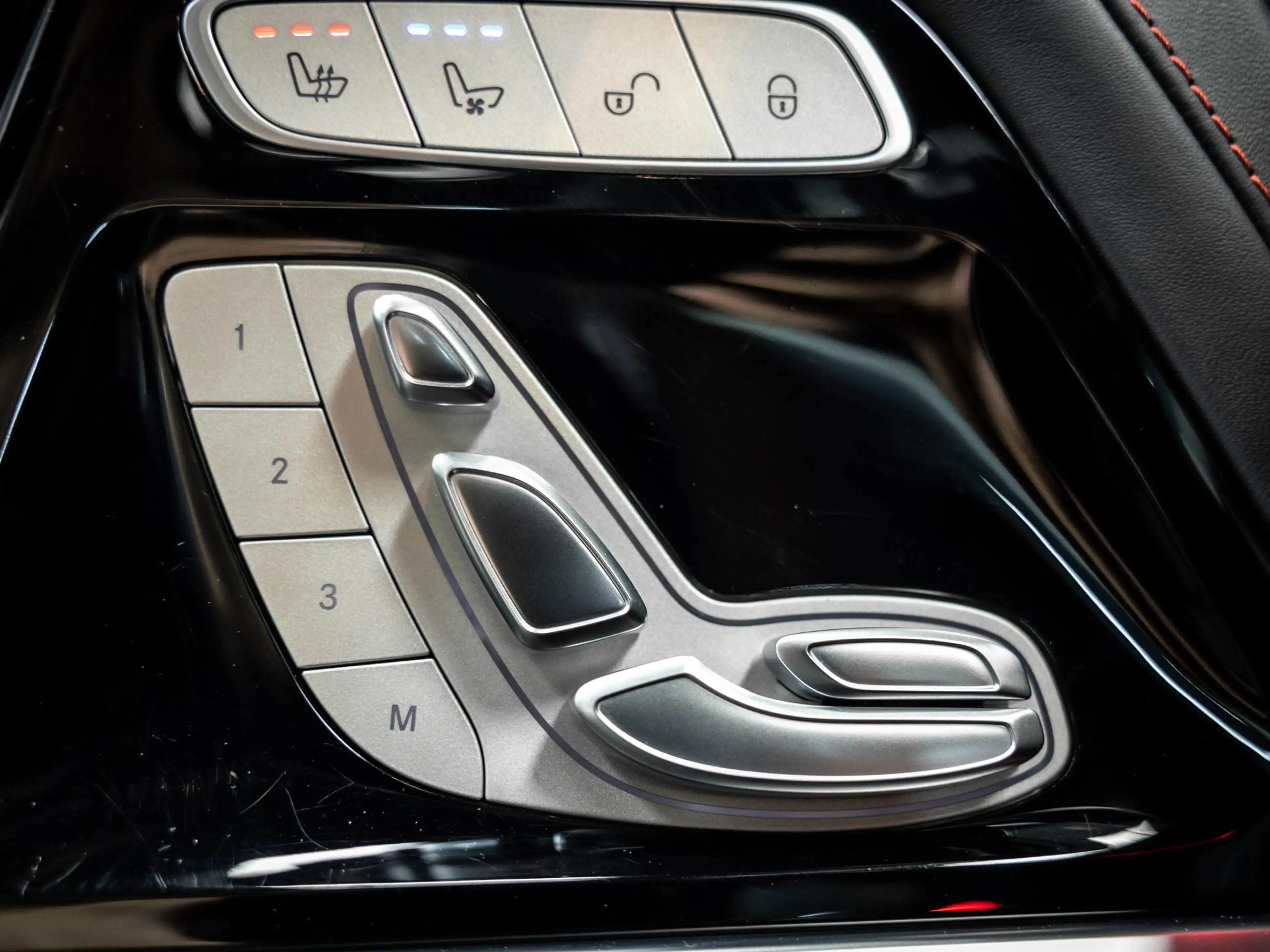 Mercedes-Benz G 63 AMG Vol uitgevoerde manufactur magno black, rode stiks — photo 32