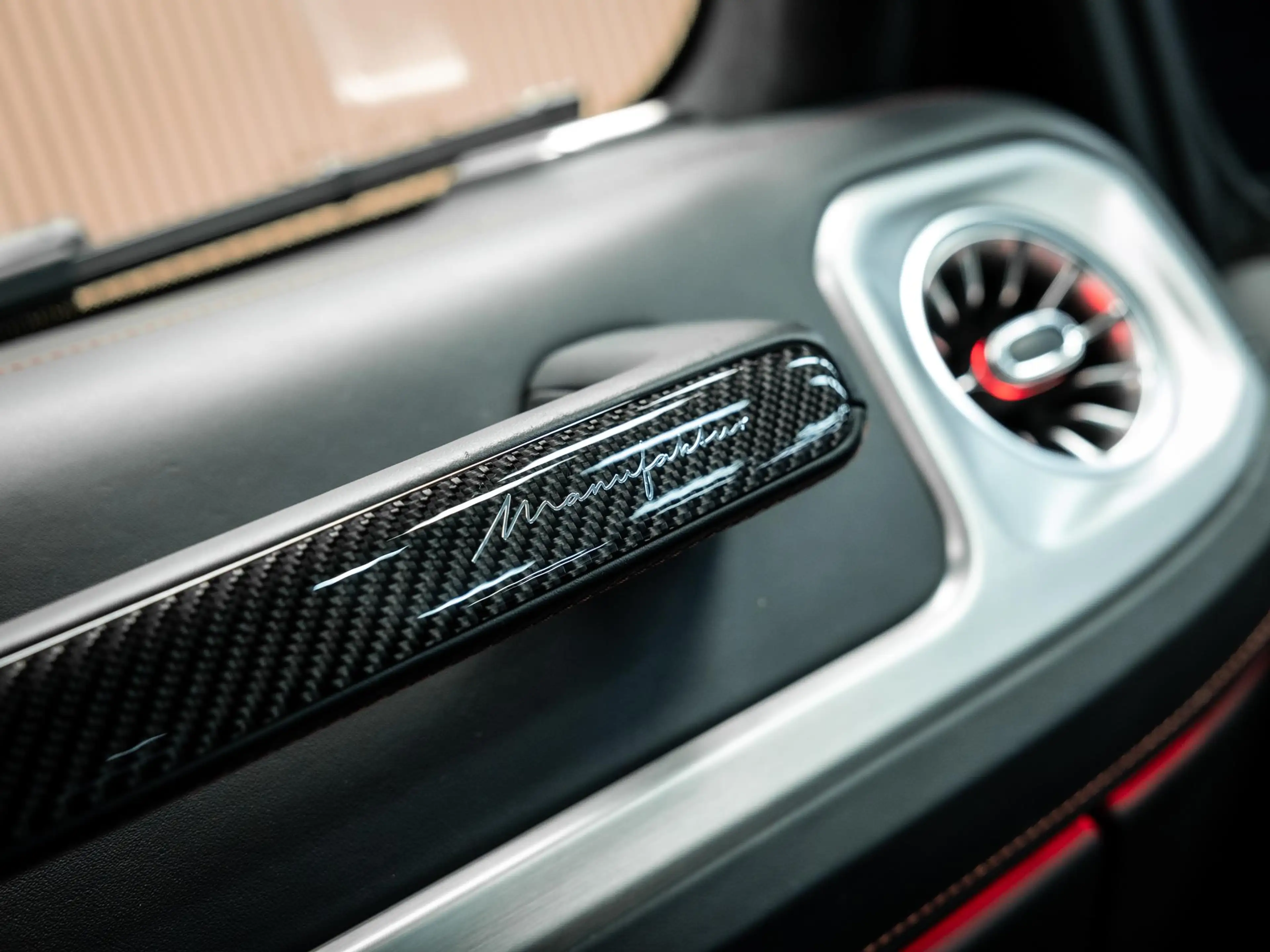 Mercedes-Benz G 63 AMG Vol uitgevoerde manufactur magno black, rode stiks — photo 49