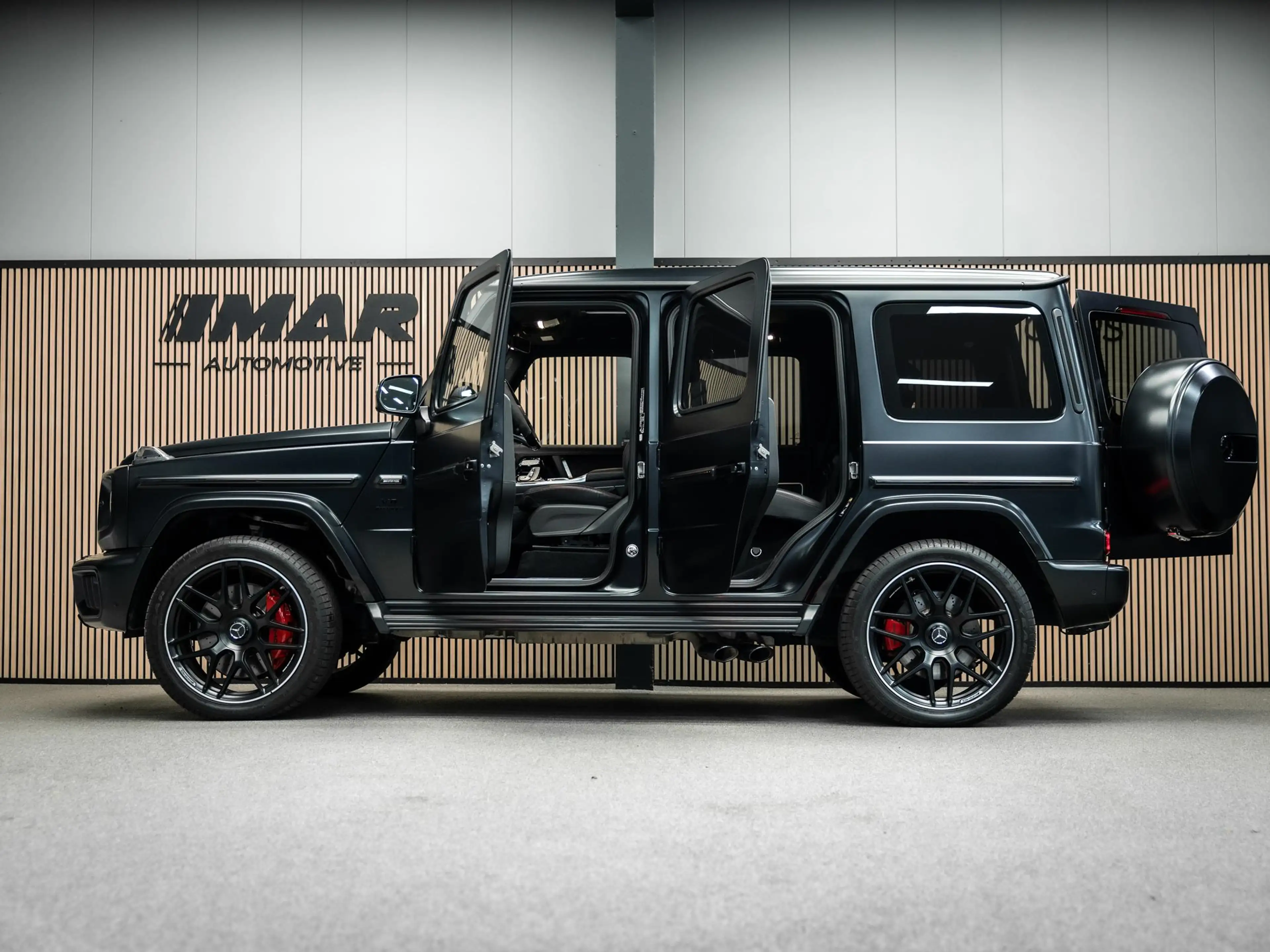 Mercedes-Benz G 63 AMG Vol uitgevoerde manufactur magno black, rode stiks — photo 11