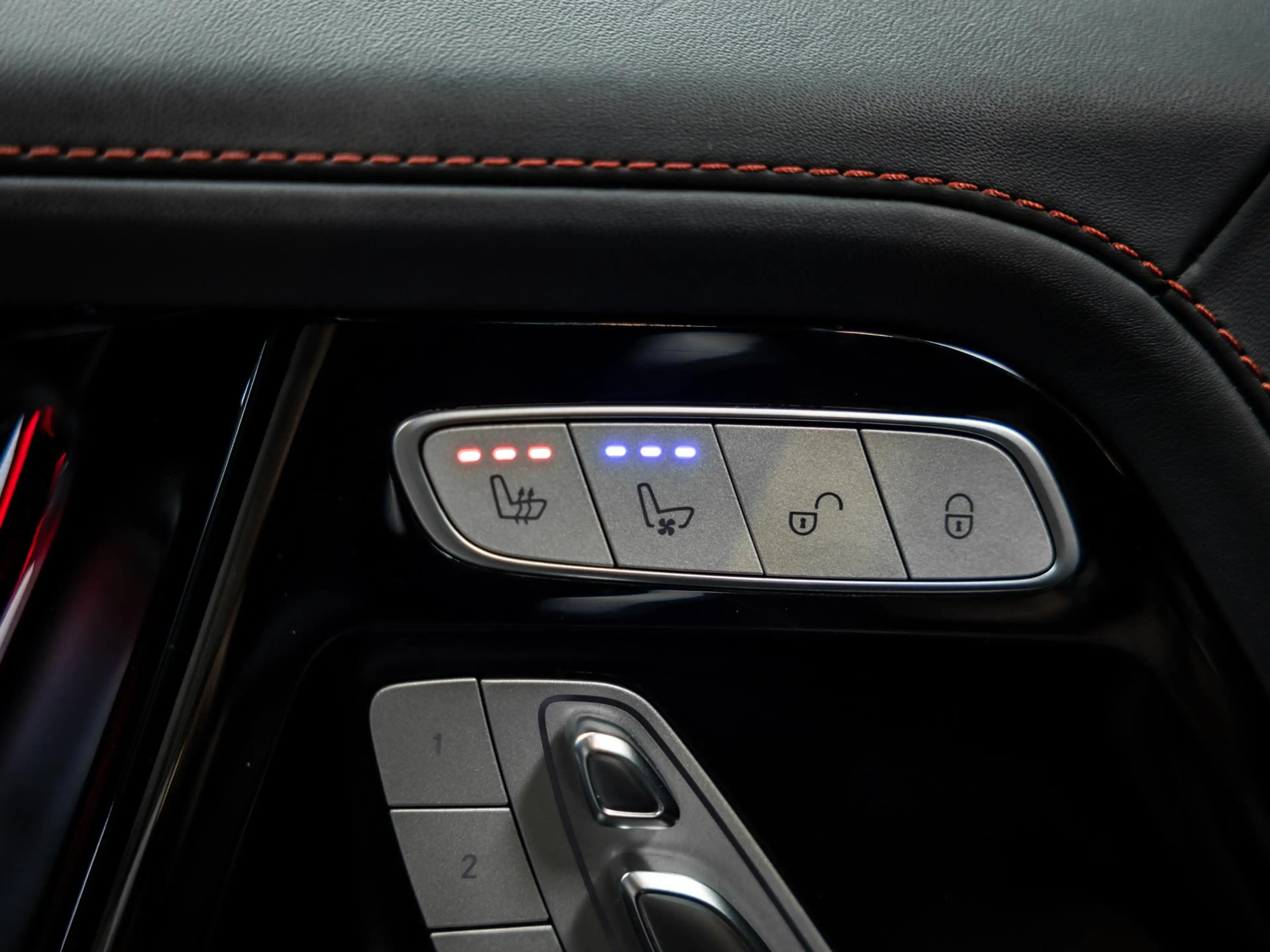 Mercedes-Benz G 63 AMG Vol uitgevoerde manufactur magno black, rode stiks — photo 33