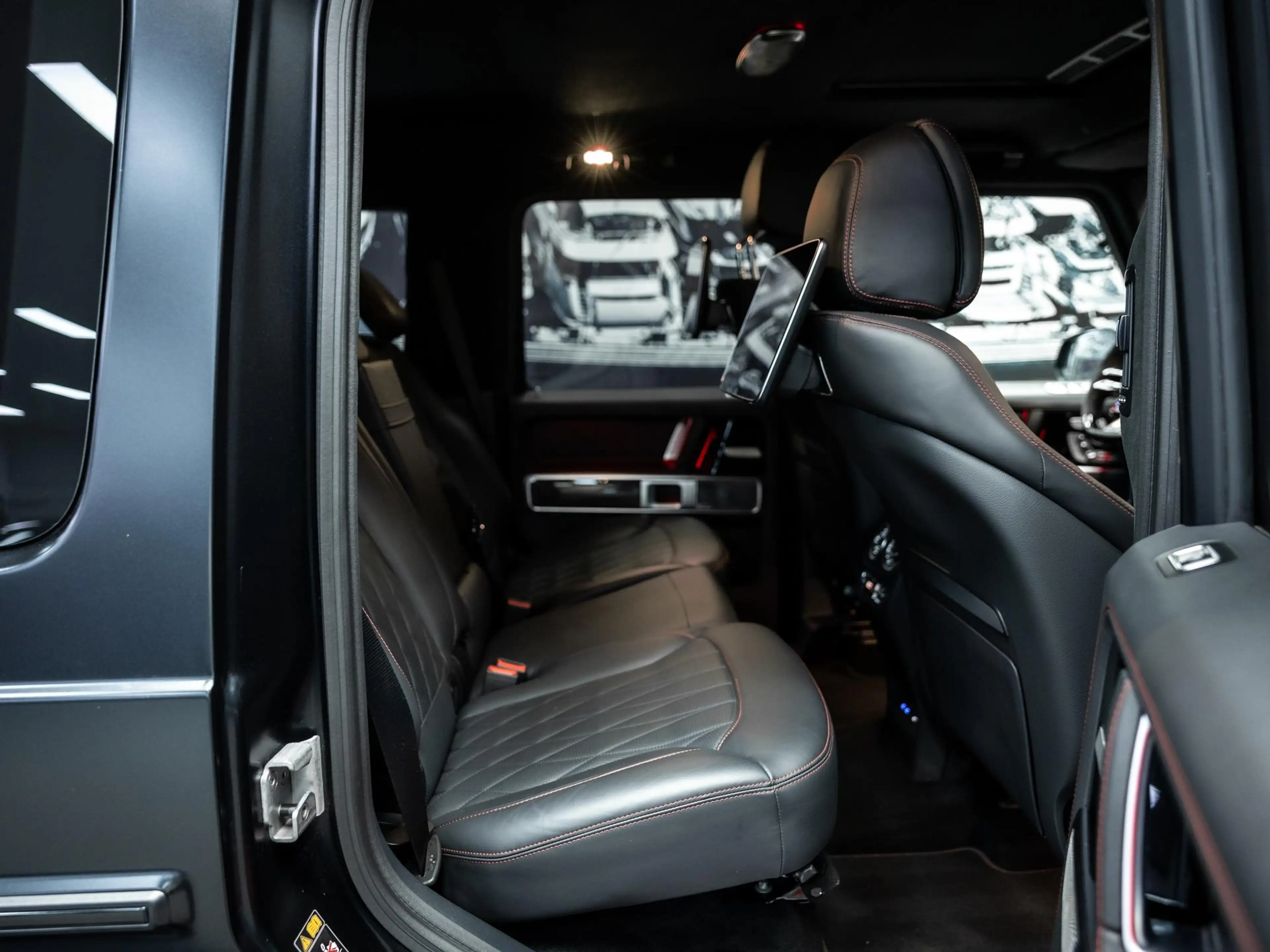 Mercedes-Benz G 63 AMG Vol uitgevoerde manufactur magno black, rode stiks — photo 38