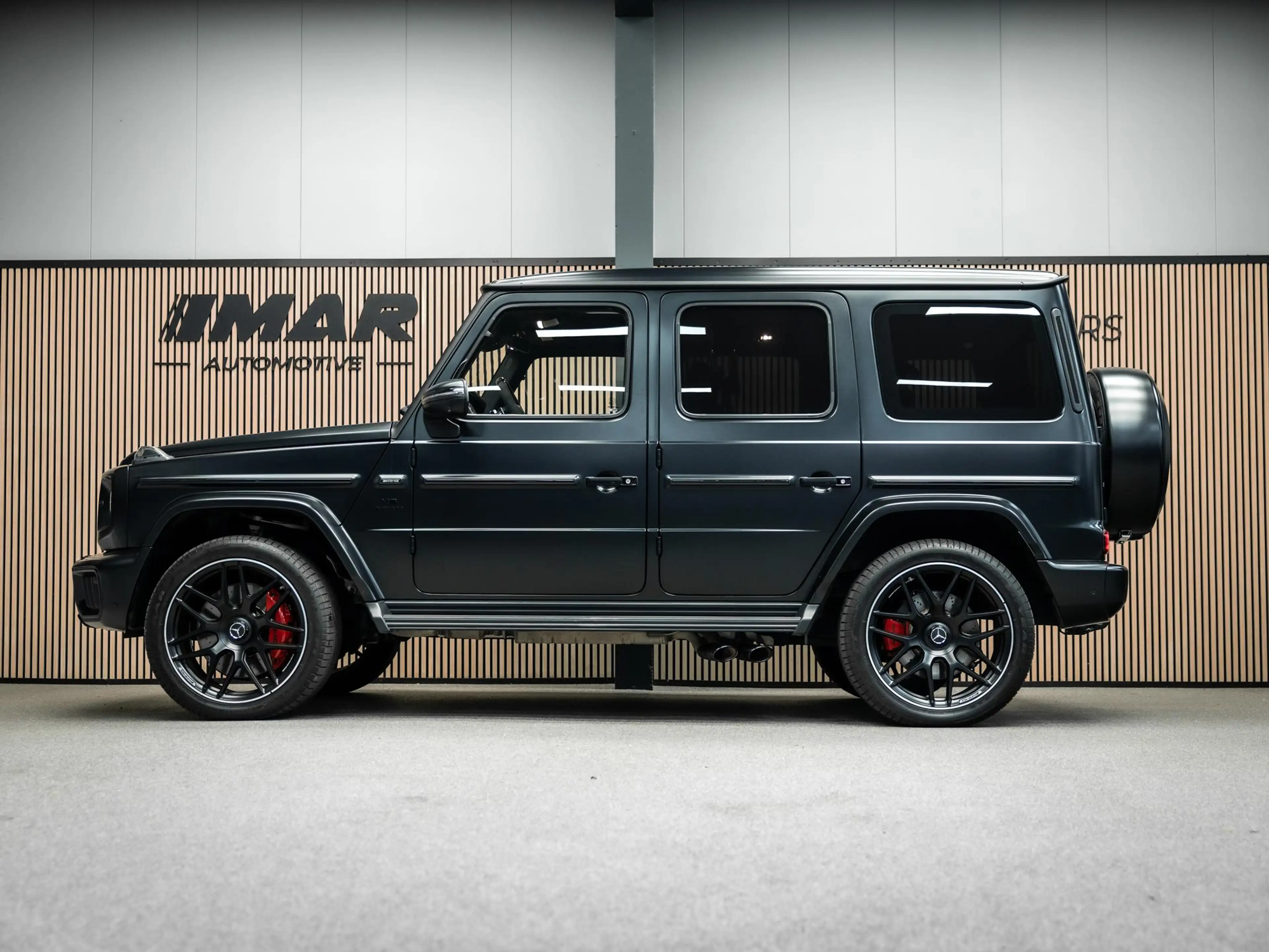 Mercedes-Benz G 63 AMG Vol uitgevoerde manufactur magno black, rode stiks — photo 10