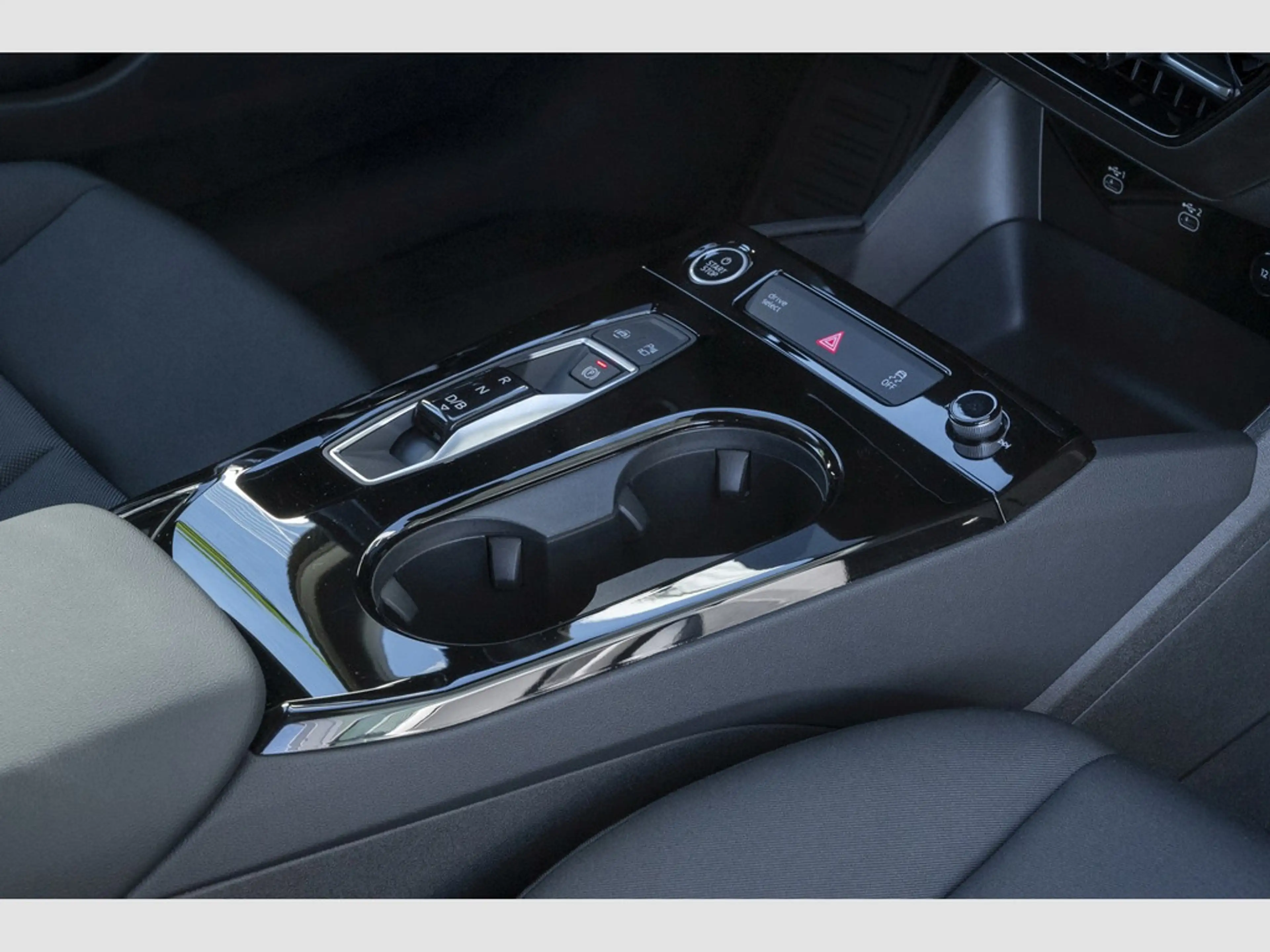 Audi A6 e-tron — photo 10