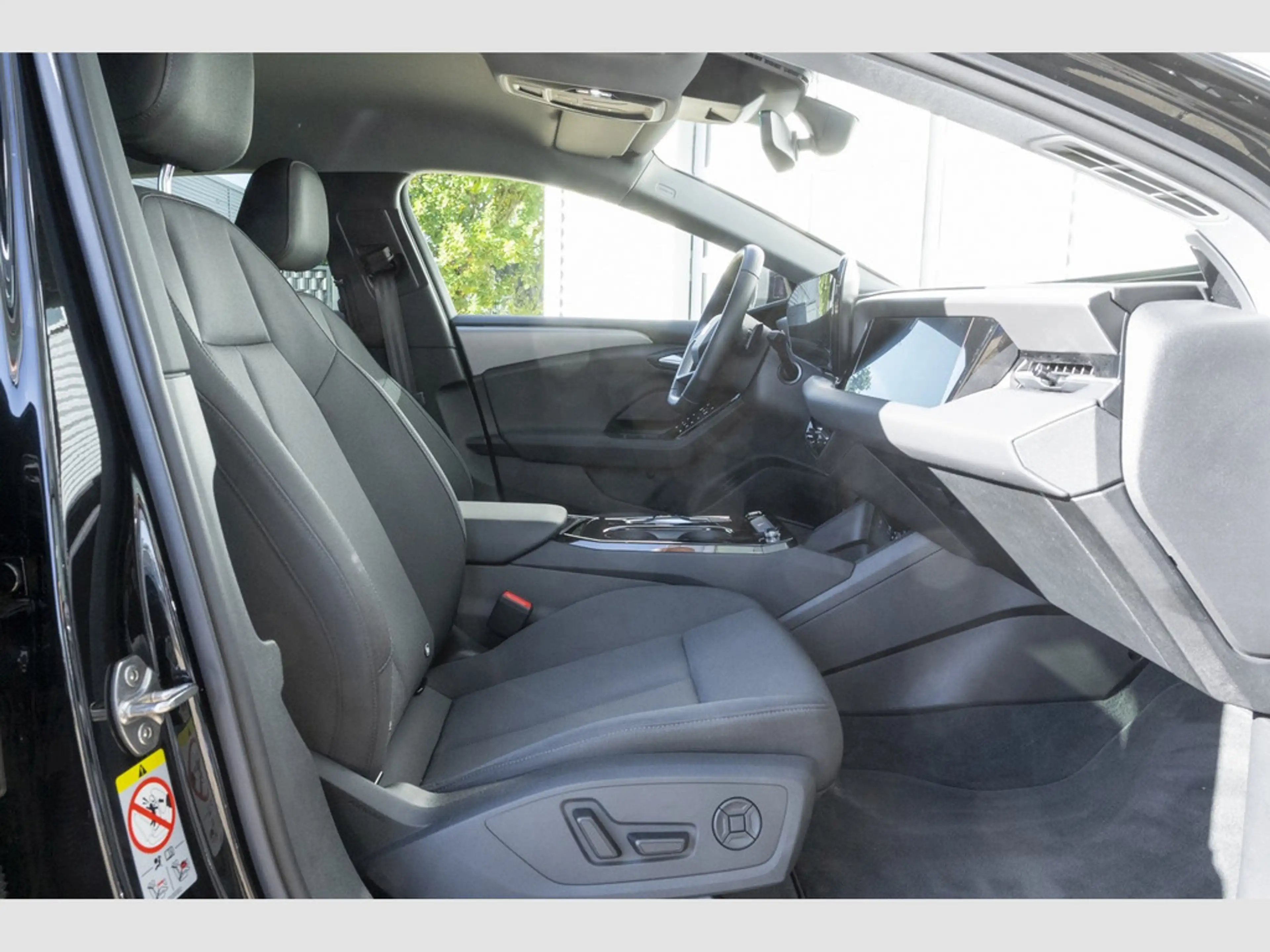Audi A6 e-tron — photo 8